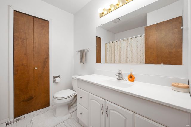 4104 W Kings Row Street, Muncie, IN 47304