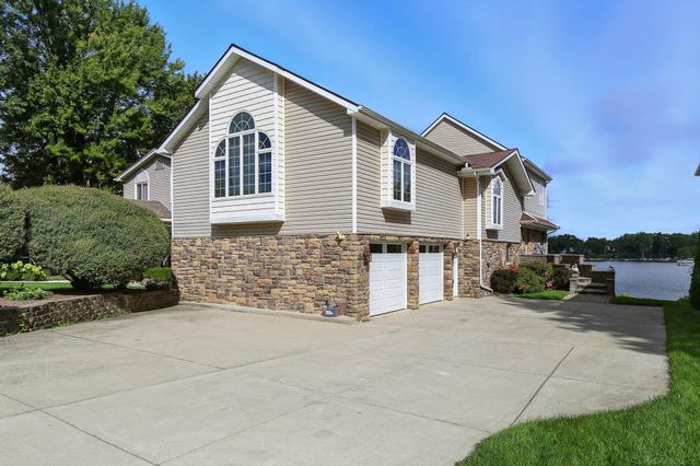 3160 Lexington Drive, Waterford Twp, MI 48328