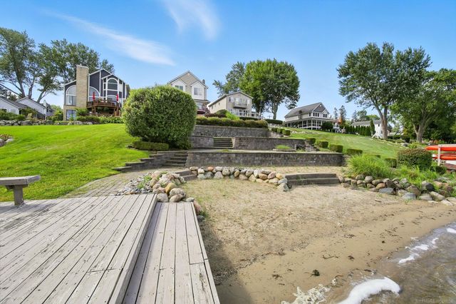 3160 Lexington Drive, Waterford Twp, MI 48328