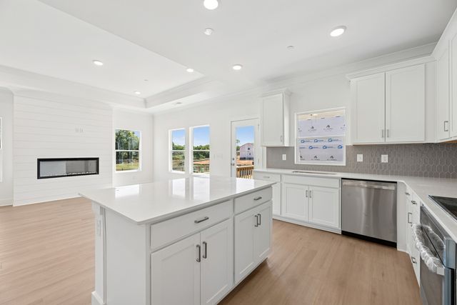 2560 Peaceful Valley Drive, Columbia, TN 38401