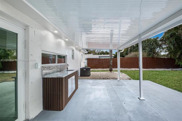 5814 Atlanta St, Hollywood, FL 33021