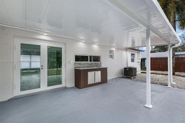 5814 Atlanta St, Hollywood, FL 33021