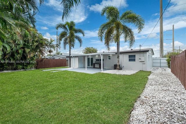 5814 Atlanta St, Hollywood, FL 33021