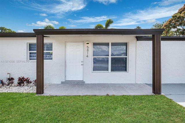 5814 Atlanta St, Hollywood, FL 33021