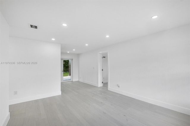 5814 Atlanta St, Hollywood, FL 33021