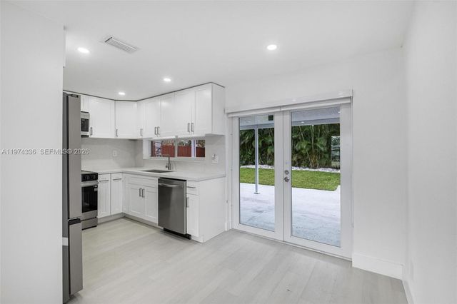 5814 Atlanta St, Hollywood, FL 33021