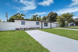 5814 Atlanta St, Hollywood, FL 33021