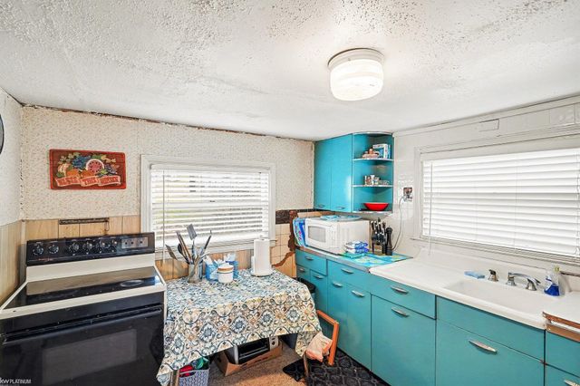 5990 Anglers Drive, Ortonville, MI 48462