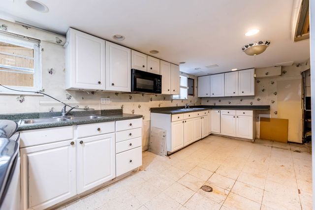 17956 Sacramento Avenue, Homewood, IL 60430