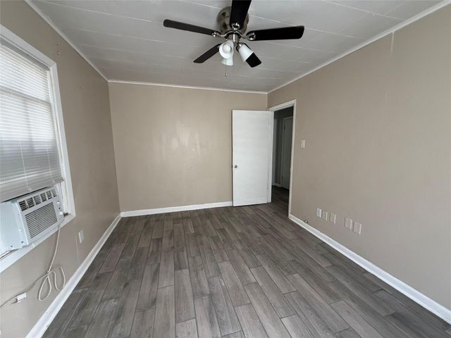 1305 Jackson Avenue, Pasadena, TX 77506