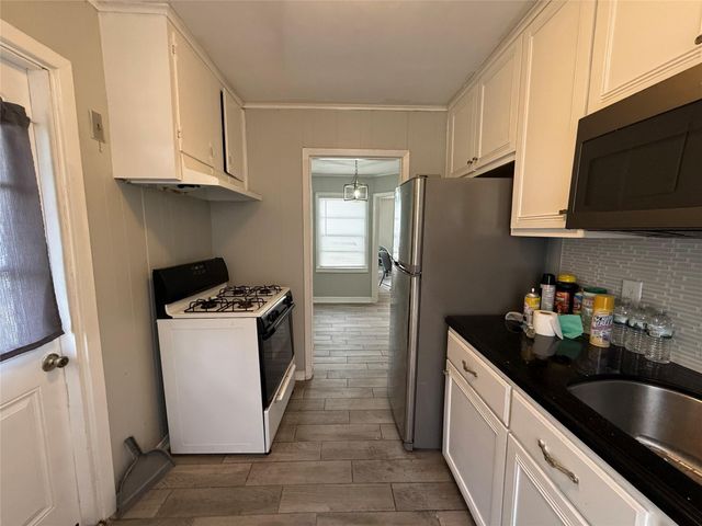 1305 Jackson Avenue, Pasadena, TX 77506