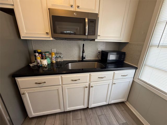 1305 Jackson Avenue, Pasadena, TX 77506