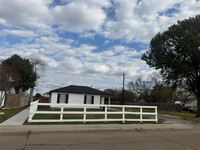 1305 Jackson Avenue, Pasadena, TX 77506