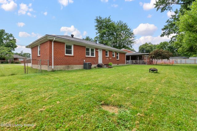 2011 Nocturne Dr, Louisville, KY 40272