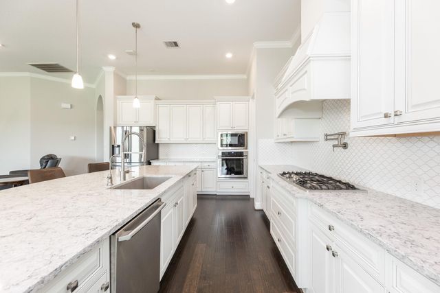 5958 Arcola Meadow Court, Houston, TX 77059