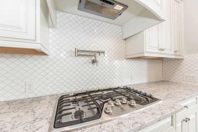 5958 Arcola Meadow Court, Houston, TX 77059