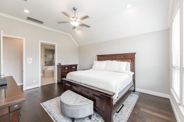 5958 Arcola Meadow Court, Houston, TX 77059