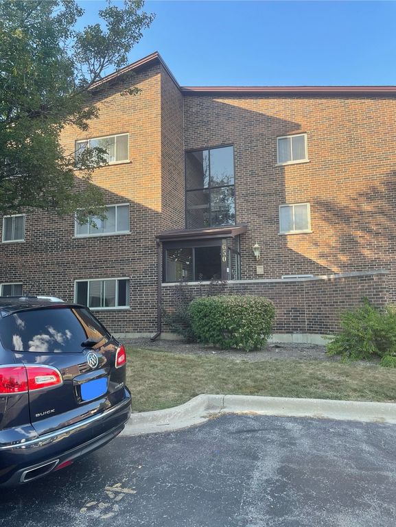 650 Perrie Drive 304, Elk Grove Village, IL 60007