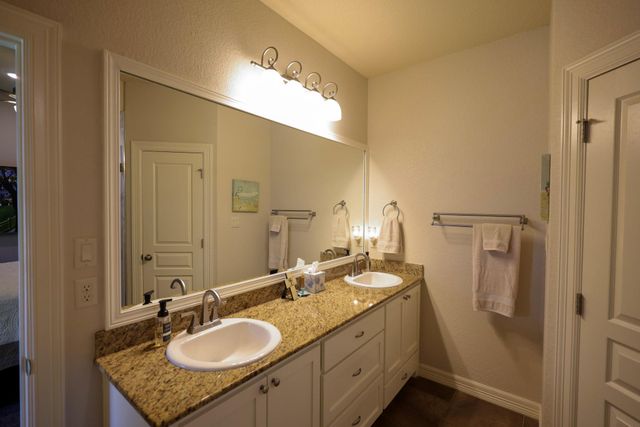 2250 Lake Forrest Drive, West Columbia, TX 77486