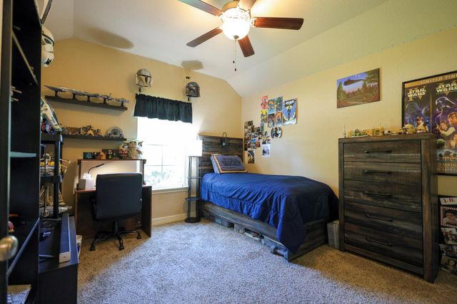 2250 Lake Forrest Drive, West Columbia, TX 77486