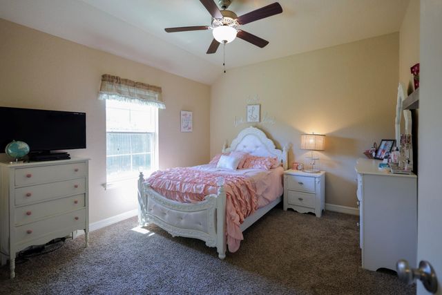 2250 Lake Forrest Drive, West Columbia, TX 77486