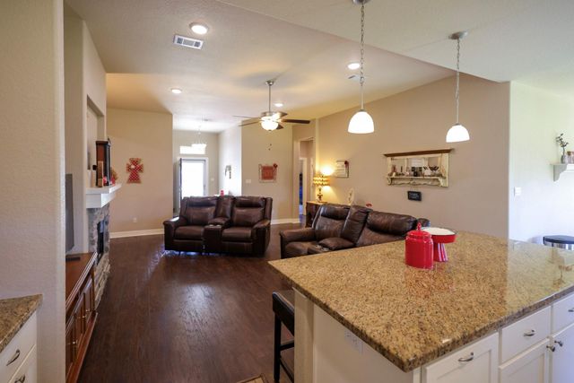 2250 Lake Forrest Drive, West Columbia, TX 77486