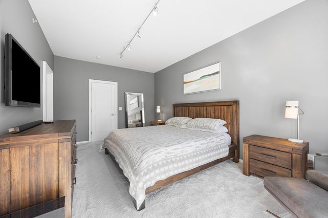 61 N 5th Street, TH17, Columbus, OH 43215