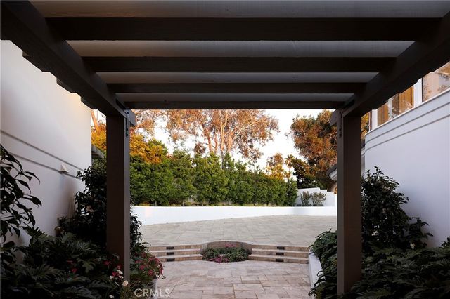 52 N Portola, Laguna Beach, CA 92651