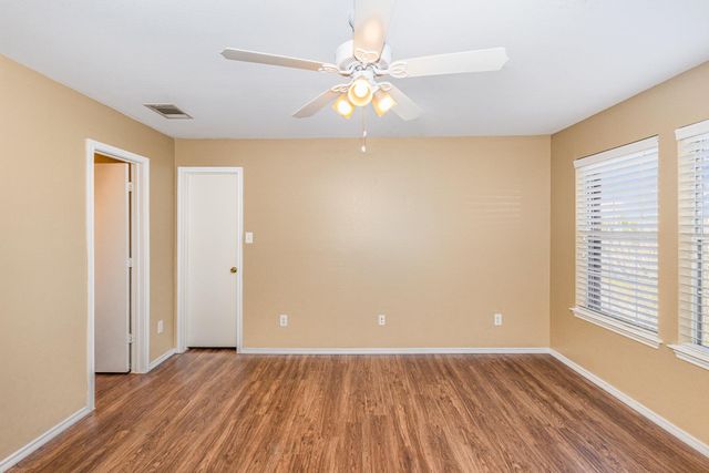 168 Jack Rabbit LN, Buda, TX 78610
