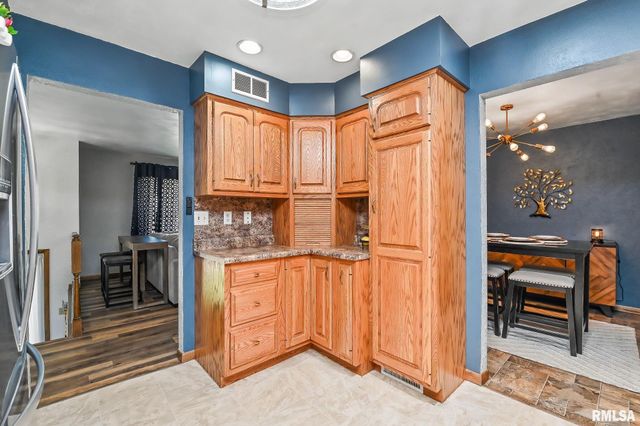 1201 HAWTHORNE Avenue, Pekin, IL 61554