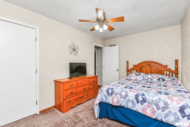 1201 HAWTHORNE Avenue, Pekin, IL 61554
