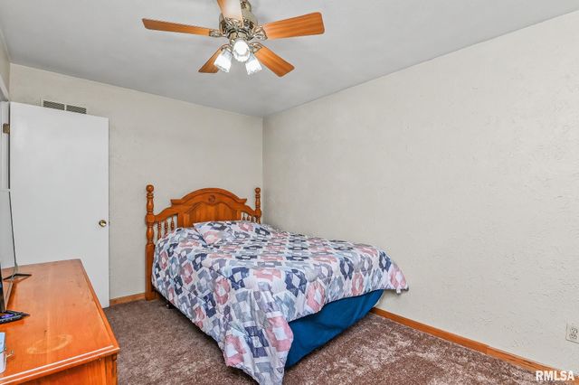 1201 HAWTHORNE Avenue, Pekin, IL 61554