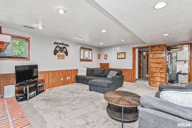 1201 HAWTHORNE Avenue, Pekin, IL 61554