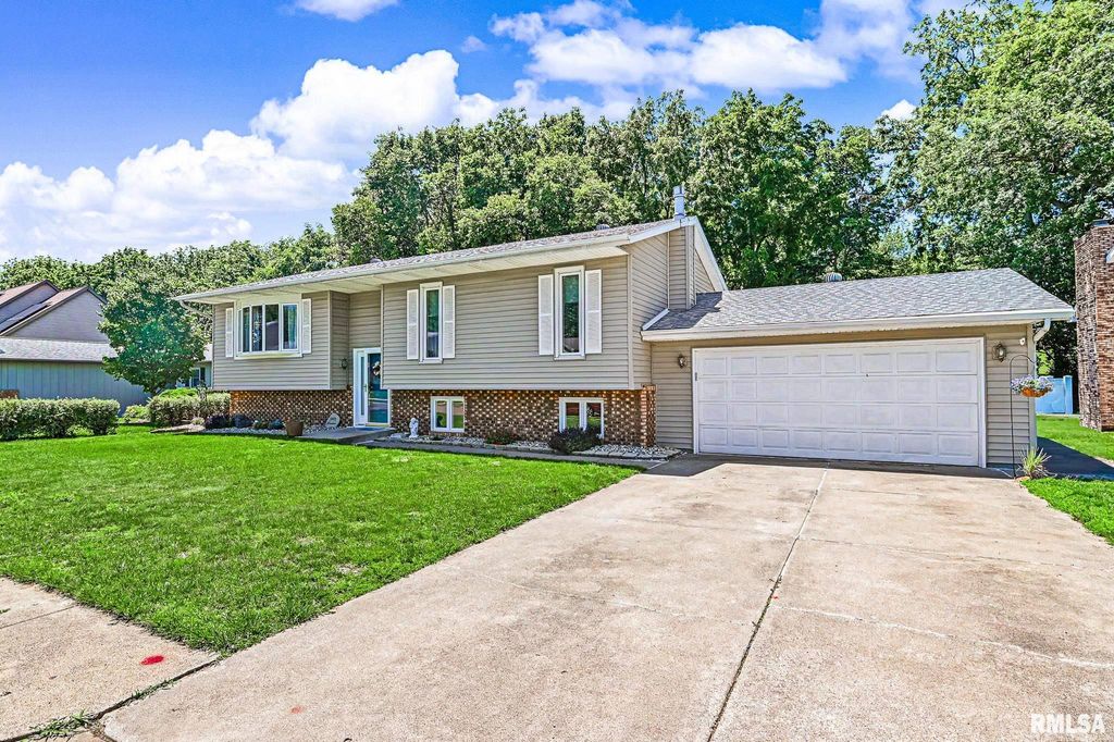 1201 HAWTHORNE Avenue, Pekin, IL 61554