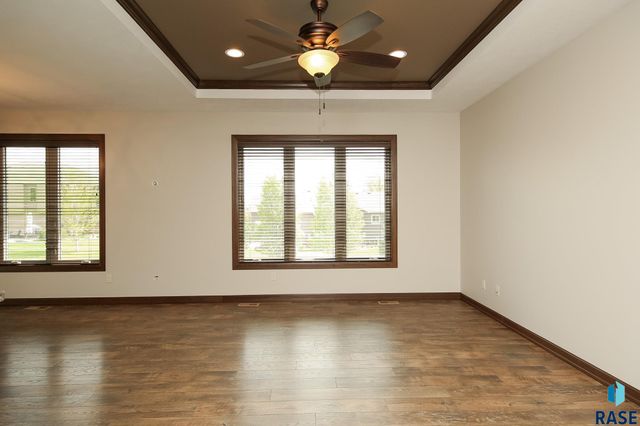 8201 E Arctic Willow Cir Circle, Sioux Falls, SD 57110