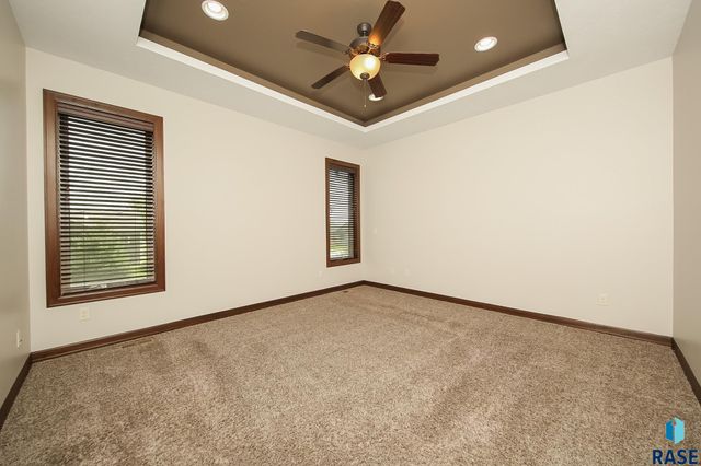 8201 E Arctic Willow Cir Circle, Sioux Falls, SD 57110