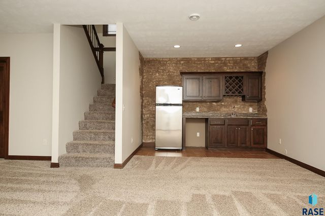 8201 E Arctic Willow Cir Circle, Sioux Falls, SD 57110