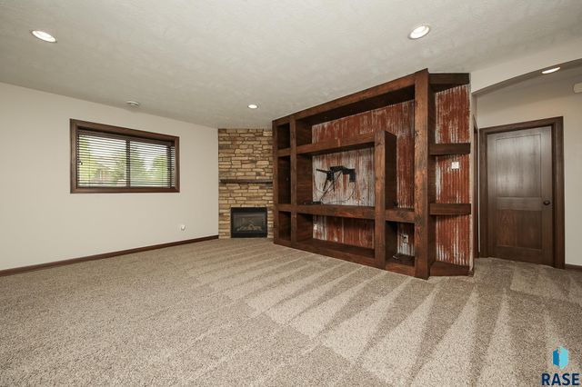 8201 E Arctic Willow Cir Circle, Sioux Falls, SD 57110
