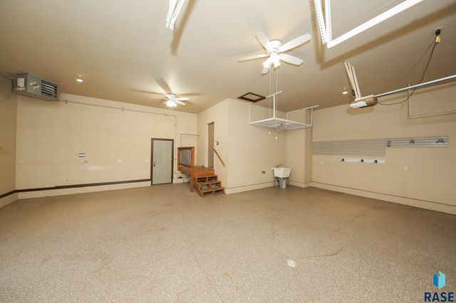 8201 E Arctic Willow Cir Circle, Sioux Falls, SD 57110