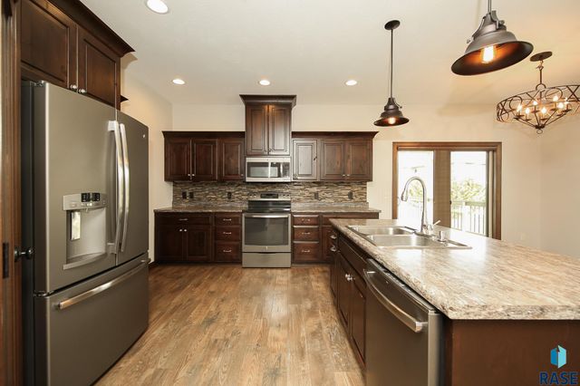 8201 E Arctic Willow Cir Circle, Sioux Falls, SD 57110