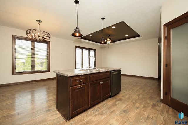 8201 E Arctic Willow Cir Circle, Sioux Falls, SD 57110