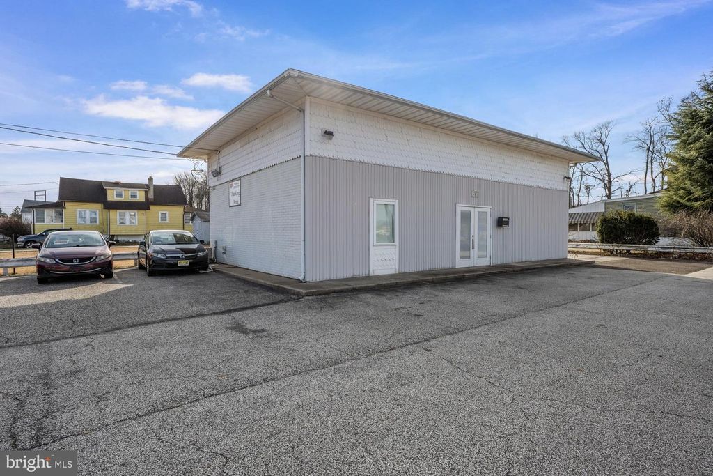 901 CROWN POINT RD, Westville, NJ 08093