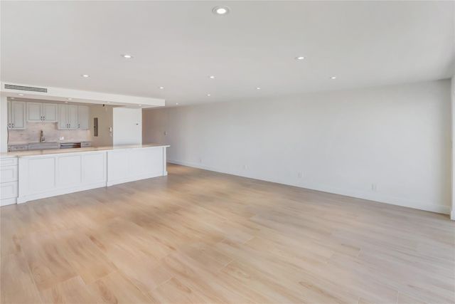 1710 S Ocean Lane 202, Fort Lauderdale, FL 33316