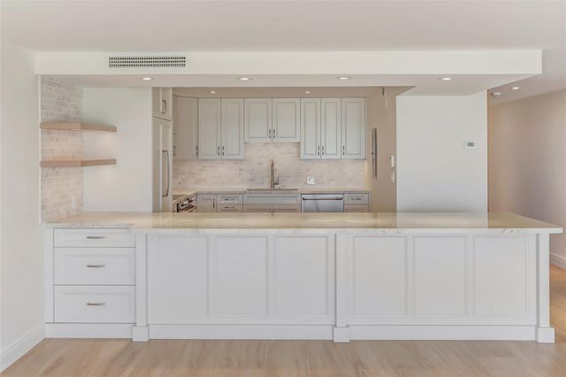 1710 S Ocean Lane 202, Fort Lauderdale, FL 33316