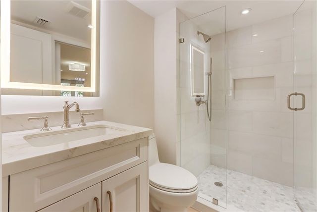 1710 S Ocean Lane 202, Fort Lauderdale, FL 33316