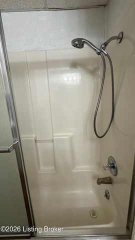 535 Warnock St, Louisville, KY 40217