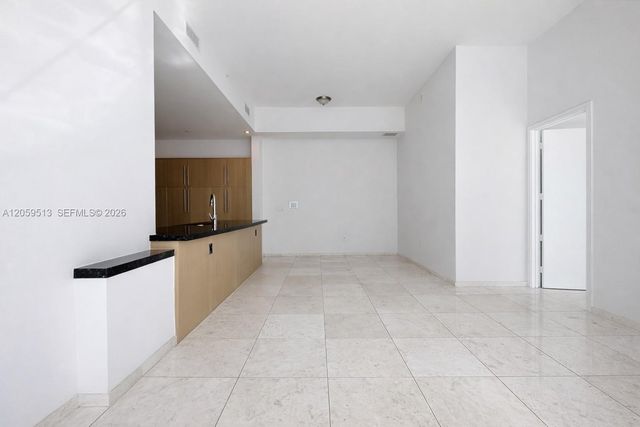 900 Brickell Key Blvd 2405, Miami, FL 33131