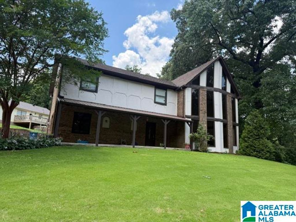 1405 WOODWARD CIRCLE, Gardendale, AL 35071