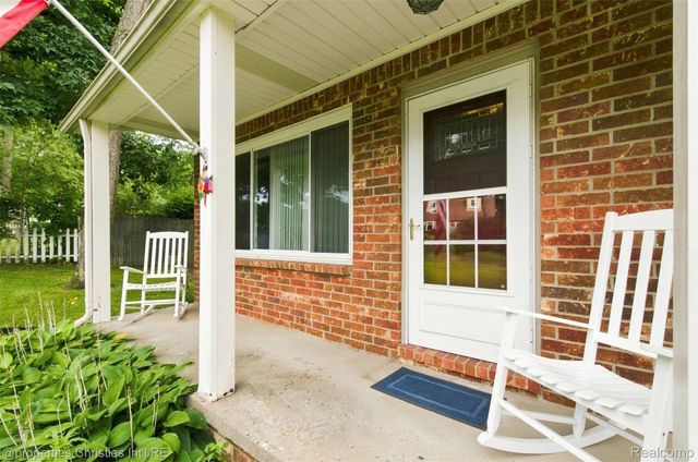 2631 Edgevale Drive, Waterford Charter Township, MI 48329