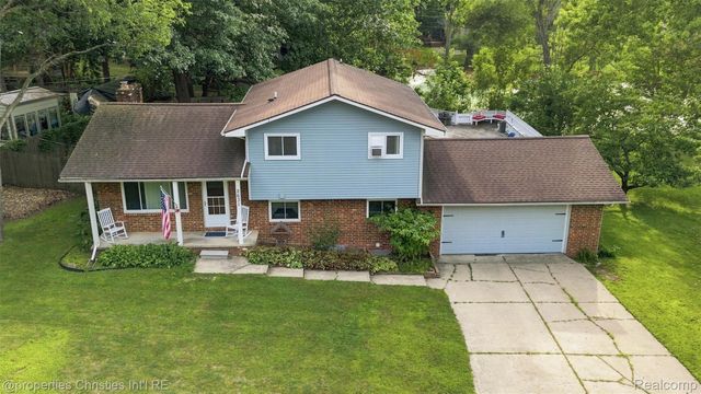 2631 Edgevale Drive, Waterford Charter Township, MI 48329